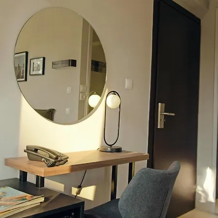 Iris Hotel
